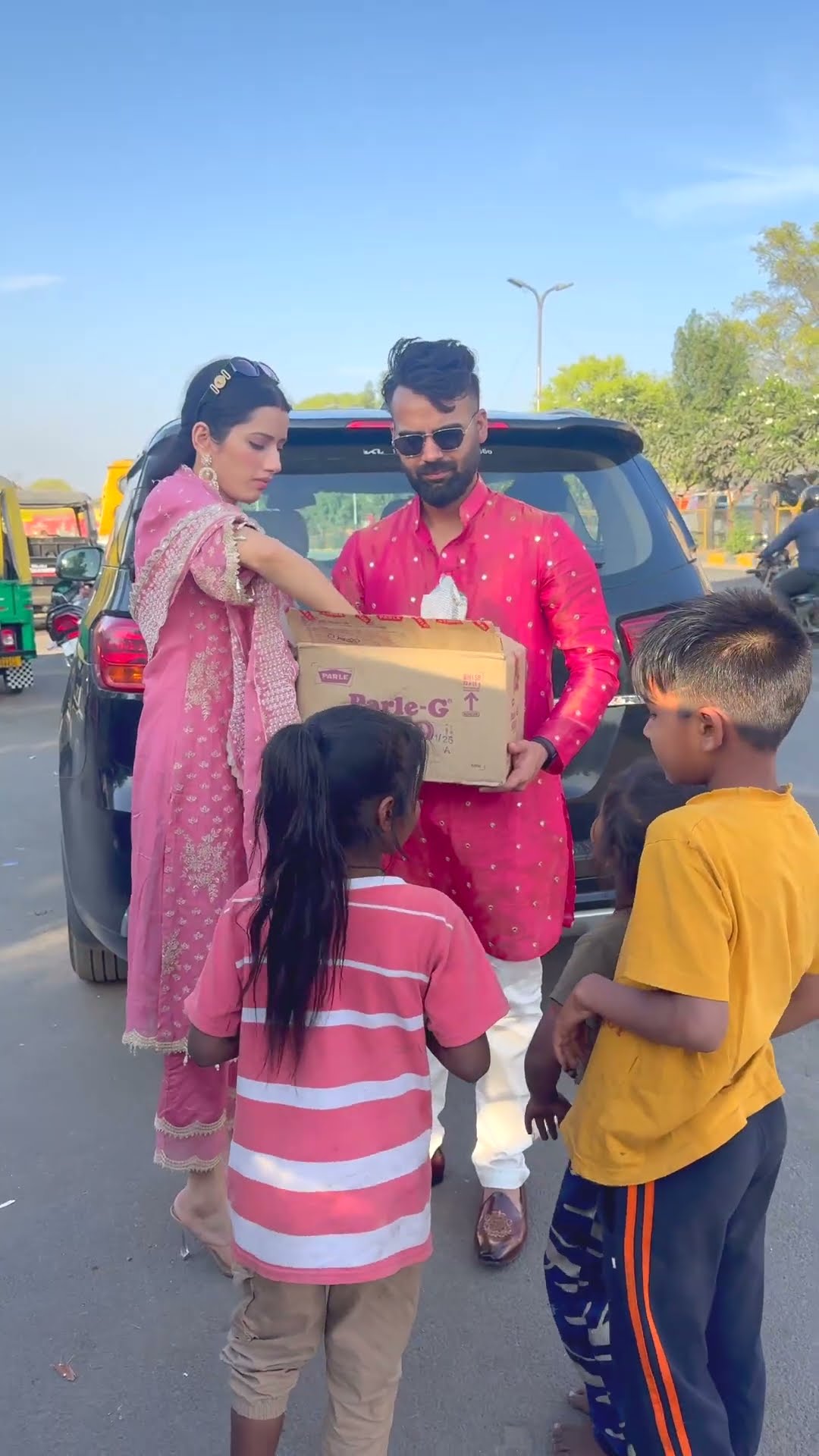 Anniversary Par Mile Unexpected Surprise ❤️ #neetubisht #wedding #youtubeshorts #lakhneet #minivlog