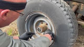 Match Highlights How to remove and install Warn lock out hubs on a Chevy 10 bolt front axle. Start to finish.