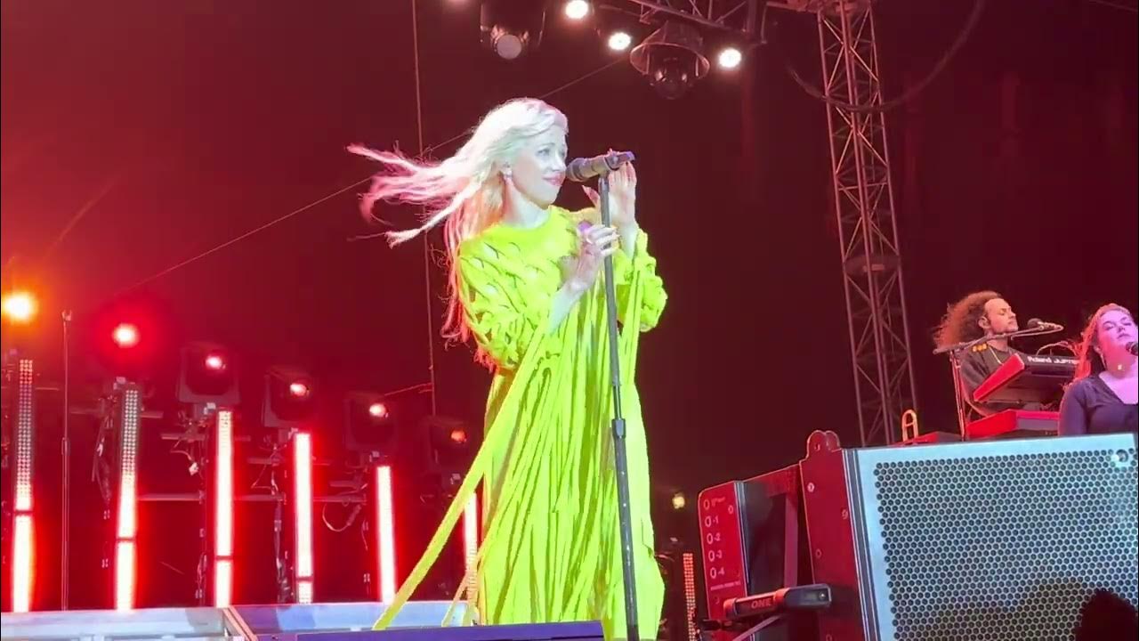 Carly Rae Jepsen (Live) - Bends (Asbury Park, NJ - Stone Pony Summer