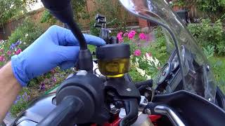 Замена Тормозной Жидкости Отсосом. Мотоцикл Bmw F800Gs, Передний Тормоз (Brake Liquid Changing).