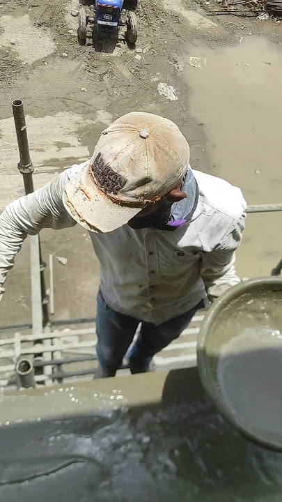 #chhajje per#cement Pani 🏫 Indore Mistri 👷