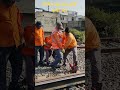 #railway गैंगमैन भाई का #hardwork #train #indianrailways #vlog #railwaytechnician #engineering #rail