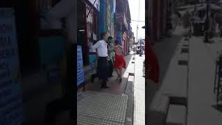 Disfrutando del tango en caminito Buenos Aires
