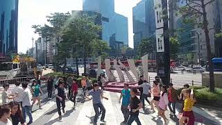 강남역 사거리에서 웨스트코스트 스윙 댄스 공연 2017 WCS Flash mob in Gangnam, Seoul!