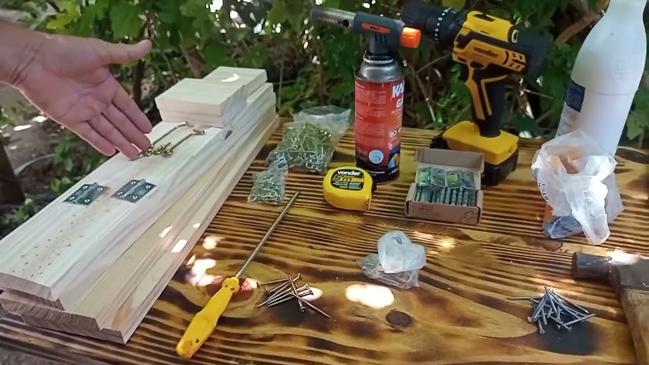 COMO FAZER  UMA CAIXA MODELO NORDESTINO,PARA ABELHAS JANDAIRAS