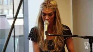 Nova Acoustic Performance: Delta Goodrem - Wish You Were Here (HD)
