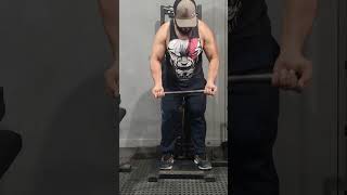 Frontal de ombros com pegada supinada