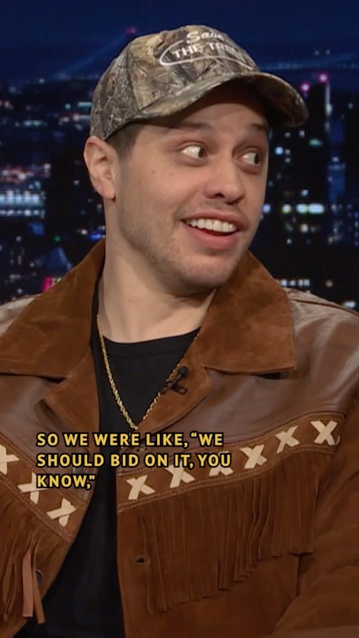 Who wants to have a party on #PeteDavidson and #ColinJost’s ferry? ? #FallonTonight #JimmyFallon