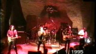 ΤΡΥΠΕΣ - ΤΑΞΙΔΙΑΡΑ ΨΥΧΗ (Μύλος - Η κρυφή συναυλία1995)