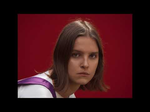 Carlota Flâneur - Generation of the young flesh (official video)