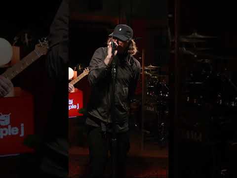 What’s happening with The Amity Affliction and Ahren Stringer? #theamityaffliction #greenscreen