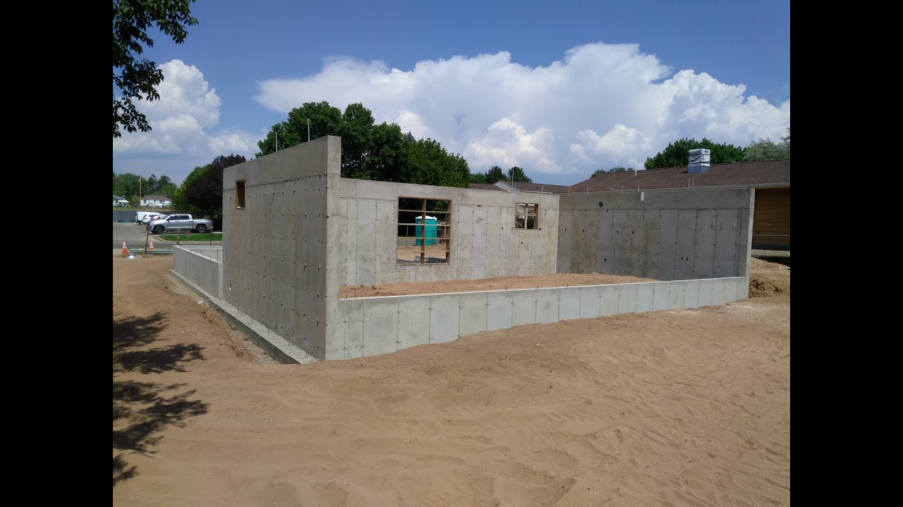 Construction of a Passive Solar, Thermal Mass House in Cortez, Colorado