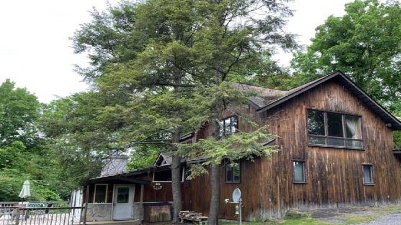 20 Ivy Rock Street, New Windsor, NY Presented by Kathleen Milich.