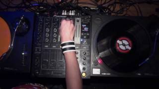 Wordz Deejay feat. Noah Reen - Pushin Me (Wordz & Brubek Remix)