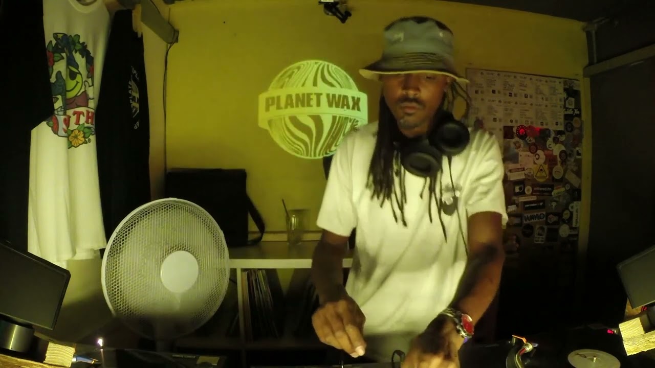 D-Lo // 90-min Vinyl Mix ~ Jungle