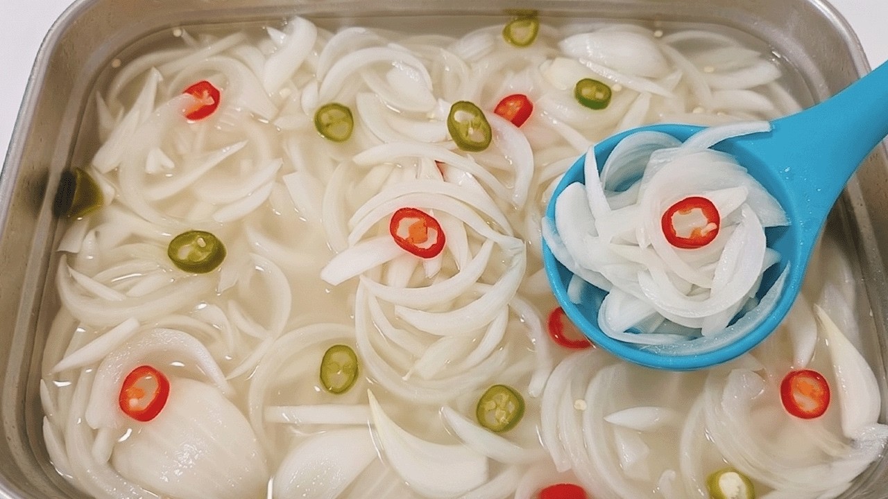 양파 무조건 많이 사와서 이렇게 만드세요! 한통 가득 만들어도 남아나질 않습니다/ 인생 양파 레시피