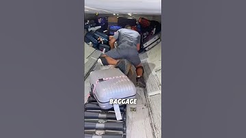 Achter de schermen: hoe luchthavenpersoneel koffers naar vliegtuigen verplaatst!