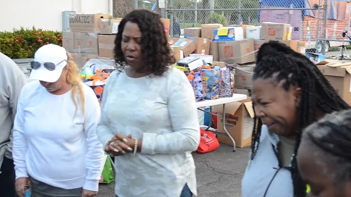First Assembly Cornerstone Thanks Giving drive thr...