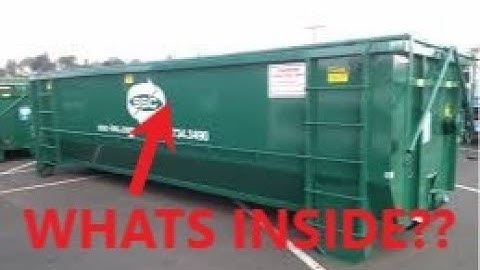 DUMPSTER DIVING - CRAZY WHAT RETAIL STORES THROW AWAY!!!!