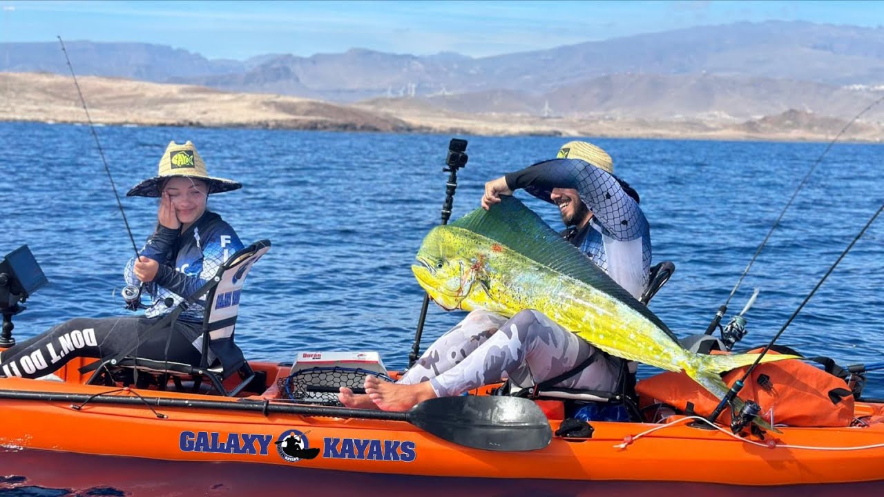 ¡😱 Un PEZ GIGANTE remolca nuestro kayak con mi hija a bordo!