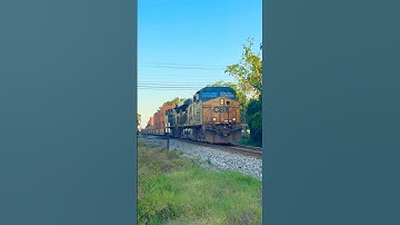 CSX ES40DC 5243 leads CSX M602-21 with a nice NF K5HL 2PC on 05/23/2025 #Shorts #train