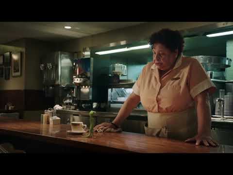 Commercial Ads 2019 - Geico - The Gecko Visits a Diner