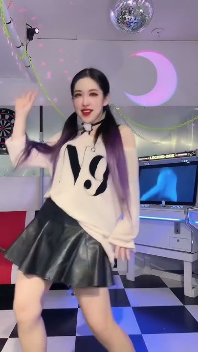 she dance like shakira #쇼츠댄스 #shortsdance #랜덤댄스 #shakira #
