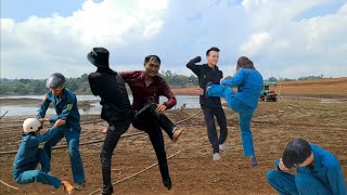 Download Lagu Police cooperate with people to capture dangerous criminals MP3 Download Lagu Police cooperate with people to capture dangerous criminals MP3