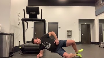 Isometric Side Plank Clamshell