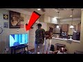 BROKEN TV SCREEN PRANK ON FUNNYMIKE!!! (GETS VERY ANGRY)