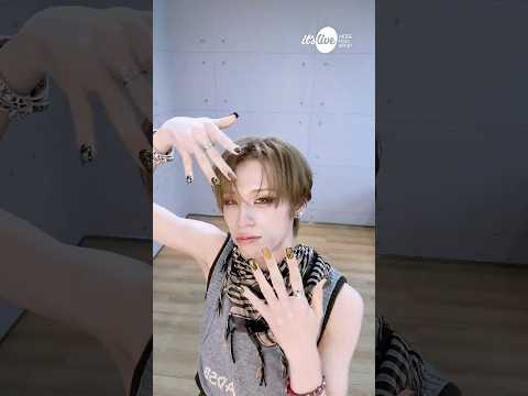 [it’s CAM] <strong>LOOK</strong> AT MY NAILS💅🏻 | it's <strong>Live</strong> #엑스러브 #잇츠라이브