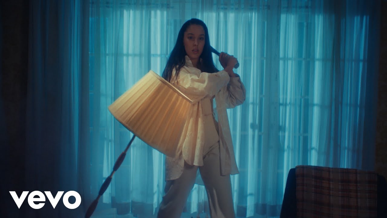 Watch Grace Carter - Amnesia on YouTube Watch Grace Carter - Amnesia on YouTube