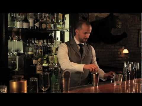 How to Muddle Lime with Sugar - Speakeasy Cocktails