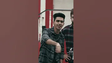يا صاحبي عيب لما ارن عليك احمد جيكا والمهندس 