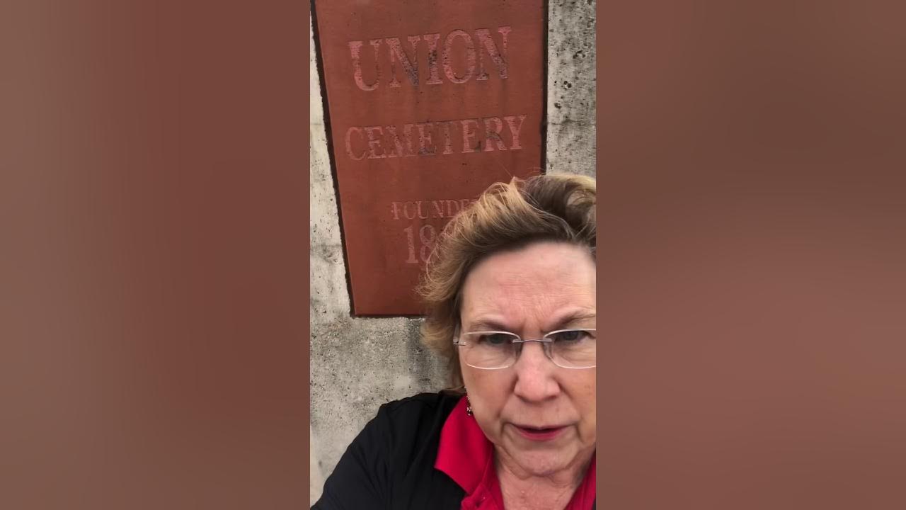 GRAVEYARD TOUR Uhrichsville, Ohio Clay Folk Art Graveyard YouTube