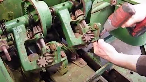 How to remove knotters from a John Deere 336, 346, 327, 337, 347 Square Baler (with captions )