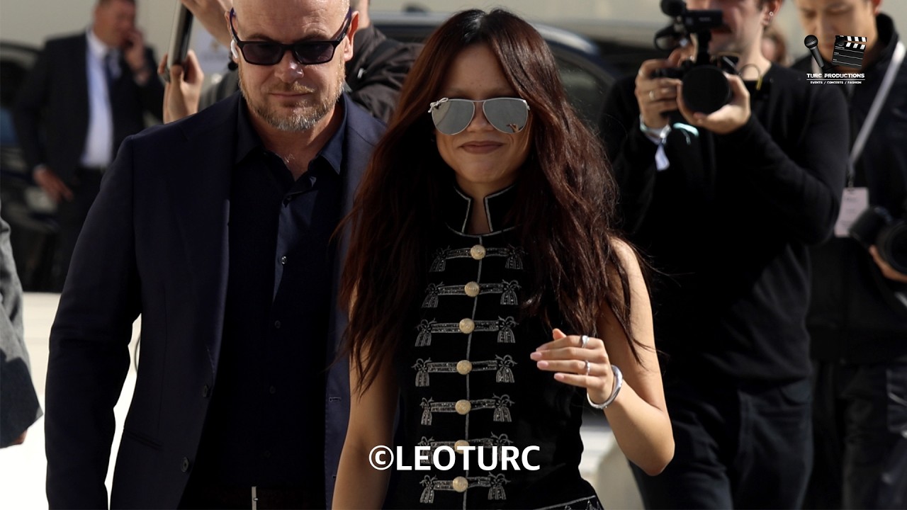 251001 JENNA ORTEGA Paris Fashion Week SS26 Womenswear - DIOR