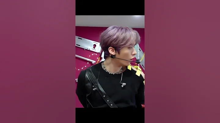 Lee Know & Han when they see Hyunjin arms 😅 #straykids #leeknow #hanjisung #hyunjin