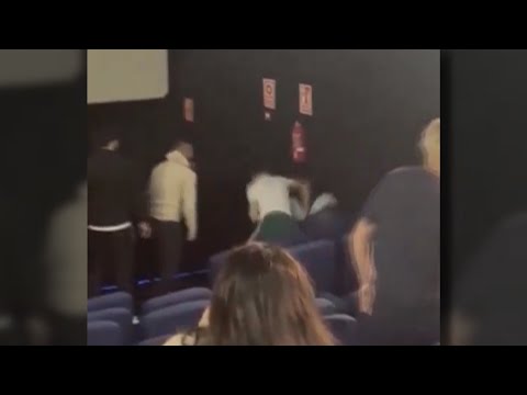 A puñetazos en un cine de León