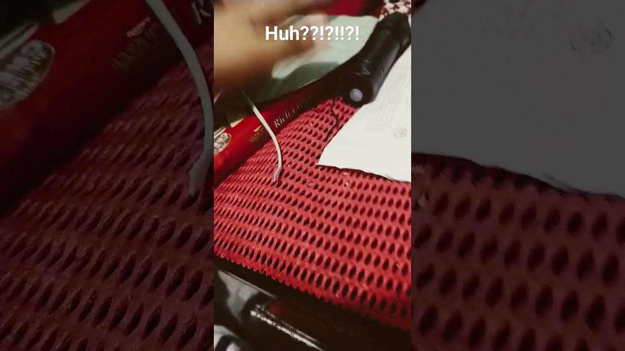 when i grab my face mask is starts to teleport!?!?!?