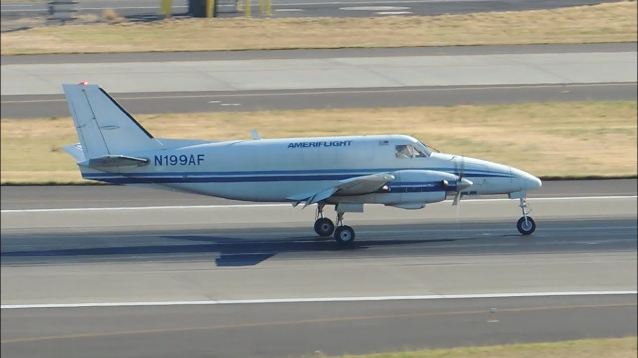 Ameriflight Beechcraft 99 [N199AF] landing in PDX