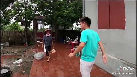 Tik tok của anh Hưng VLOG nấu mì tôm bằng quả dưa hấu