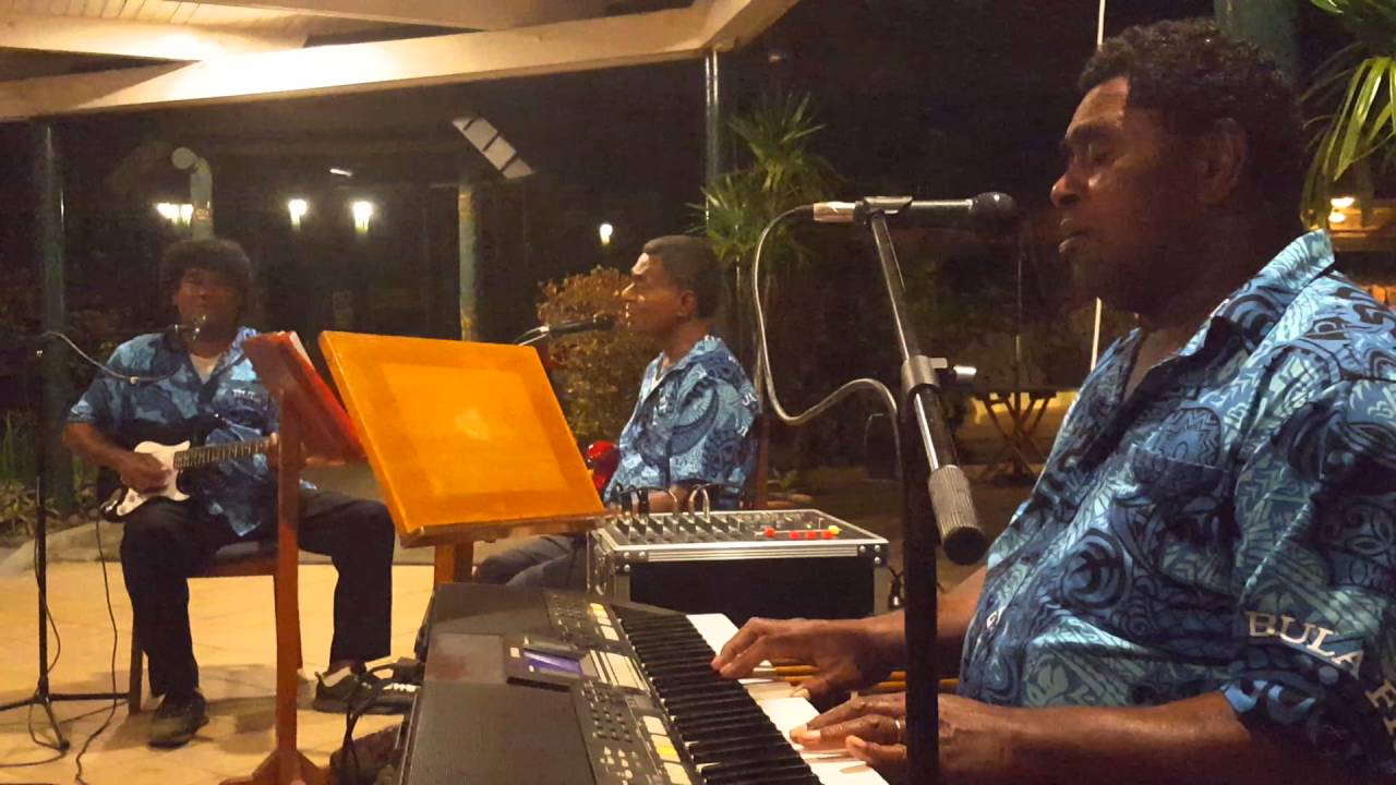 Na noqu senikau dau domoni - Tanoa International Hotel House Band