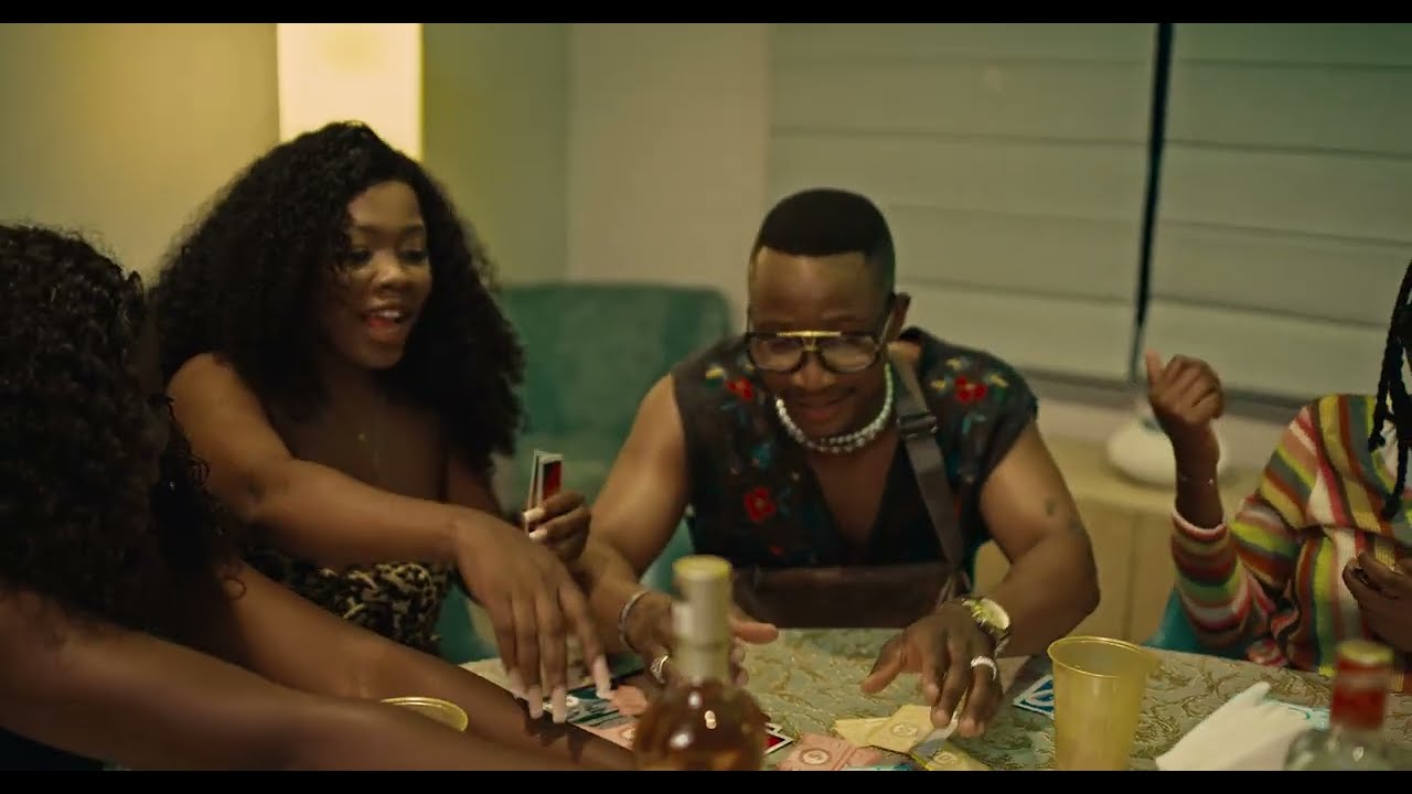 LW BLIGGAH ft  BANDER   FORA DA TROUSER (offcial video)