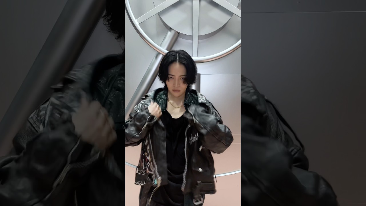 ｢𝙎𝙩𝙚𝙖𝙡 𝙏𝙝𝙚 𝙎𝙝𝙤𝙬｣ 𝙈𝙪𝙨𝙞𝙘 𝙑𝙞𝙙𝙚𝙤衣装ブラックレザー×モード系ストリートスタイルの 