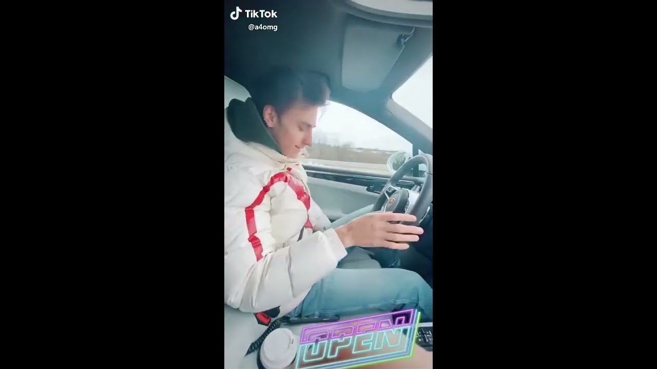 0997. А4 ТАНЦУЕТ В МАШИНЕ