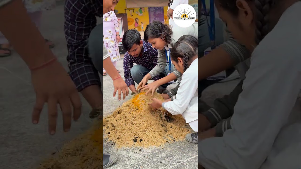 Choti ungliyon se Khili Haryali! #livemusic #communityspirit #volunteernow