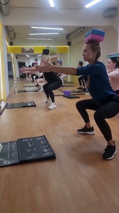 не можешь уследить за спиной-блок в помощь😉ягодицы+спина тренировка с ...