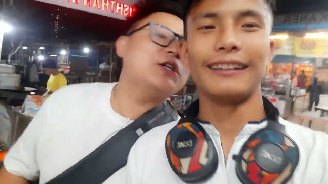 my first vlogs at  delhi /gurugoan