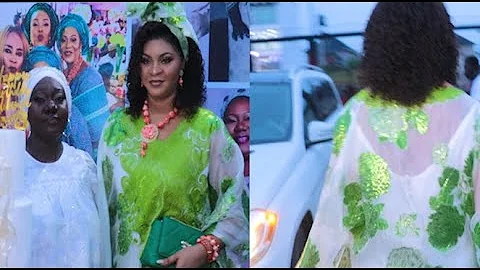 Beautiful! Ooni Of Ife,Who Just Gave Birth To Twins, Poses with Celebrants as She Steps into Her Car